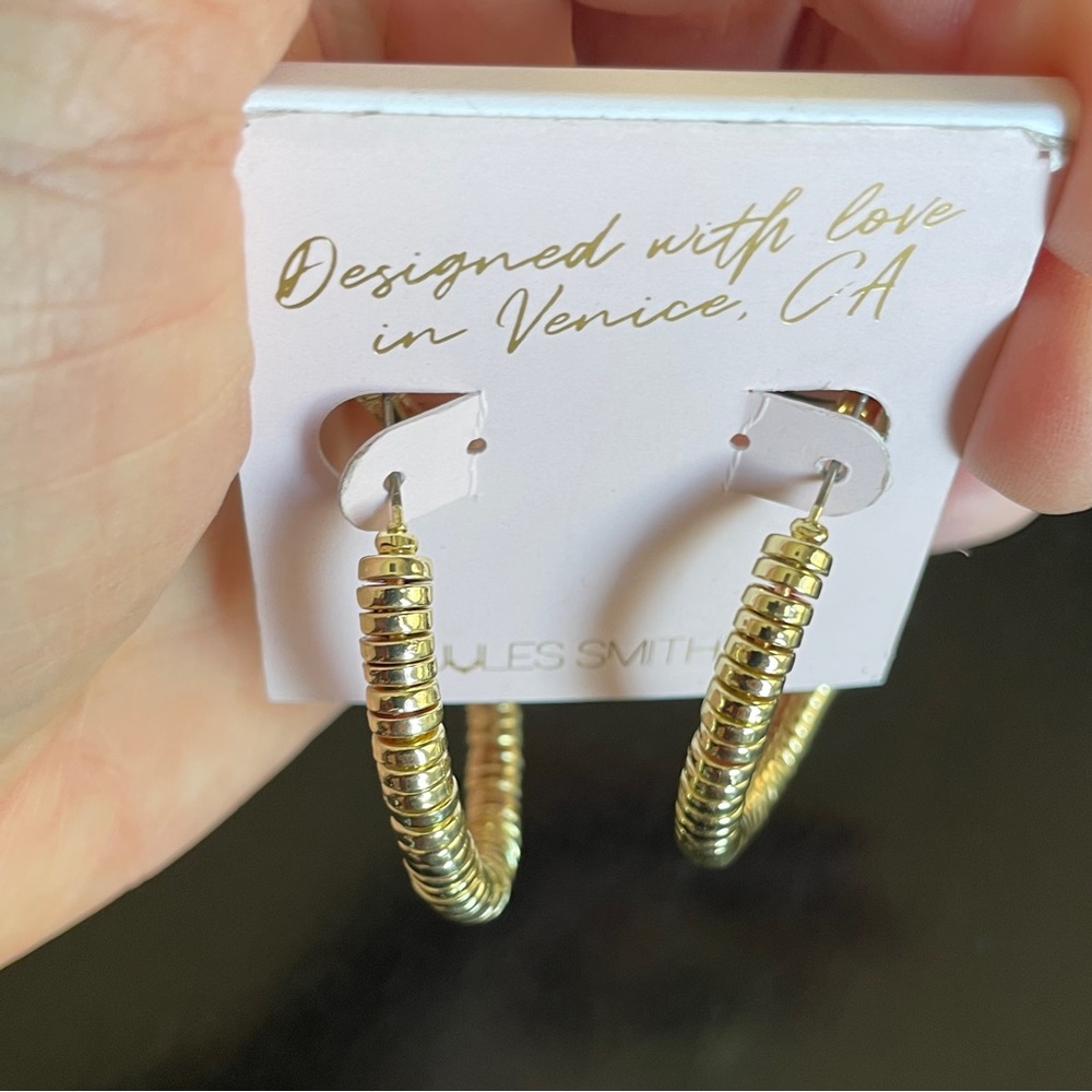 GOLD COIL HOOP EARRING by Jules Smith, NWT. - Picture 9 of 15